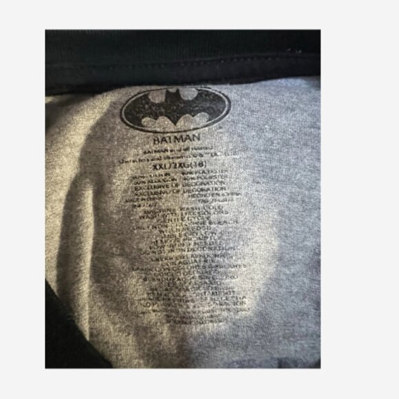 Official Batman T-Shirt Boys Size XXL Gray / Black Graphics Cotton/Poly Blend - Picture 3 of 3
